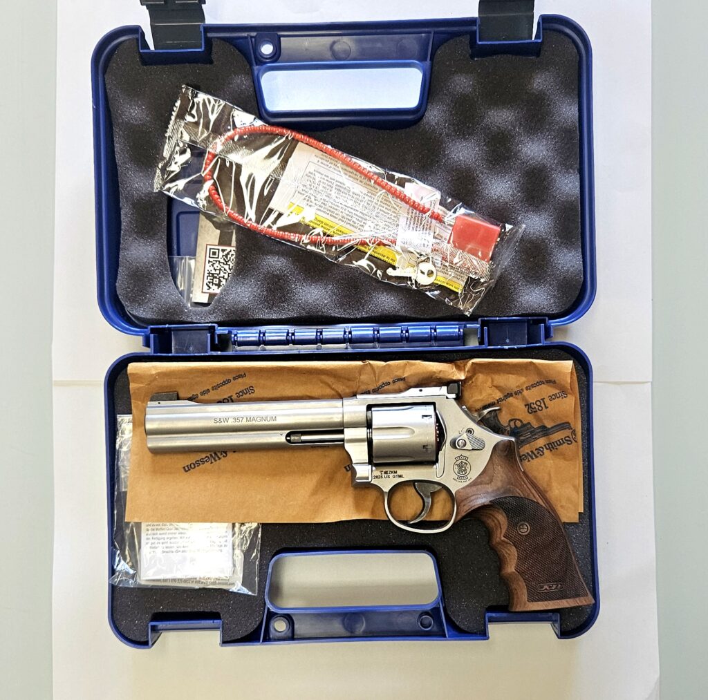 Smith & Wesson Revolver 686 Target Champion .357 Mag. Silber